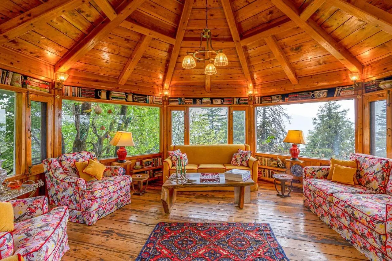 Stayvista At Violet Hill With Bonfire, Gazebo & Hill View Shimla