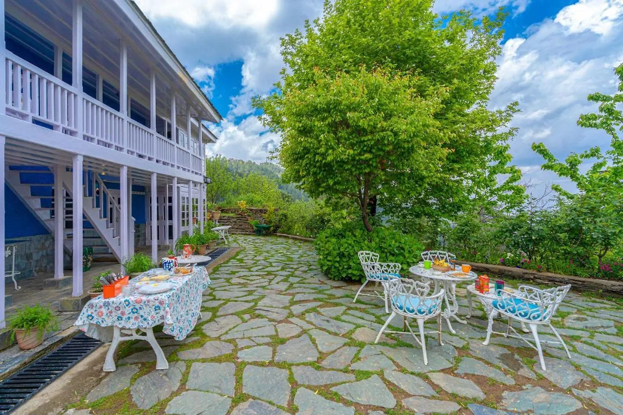 Villa Stayvista At Violet Hill With Bonfire, Gazebo & Hill View Shimla