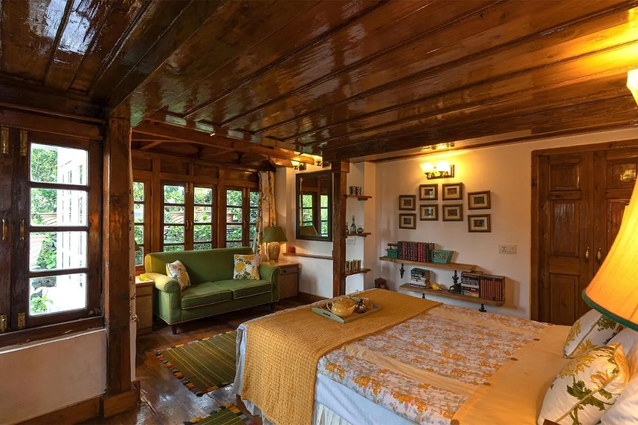 Stayvista At Violet Hill With Bonfire, Gazebo & Hill View Shimla Villa